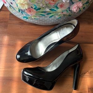 Shiny black sexy G by Guess stiletto heels ! So sexy !